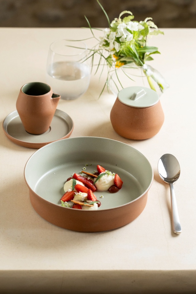 Schotel espresso 12.4cm Contre-Jour almond green Revol sfeer 2