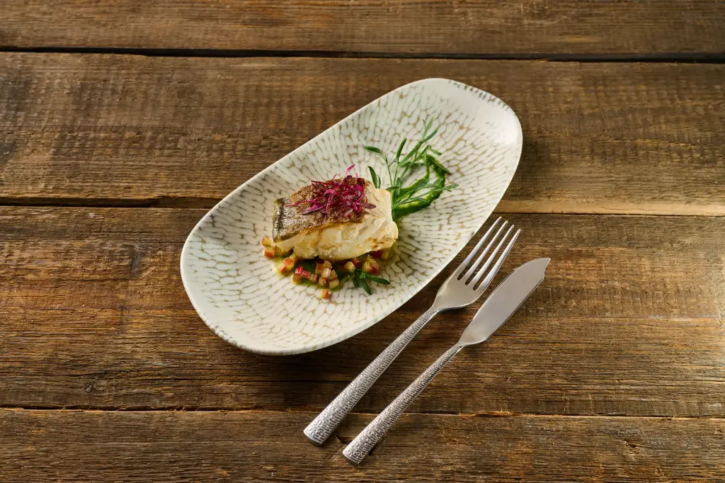 CASCADE TAUPE FISH.webp