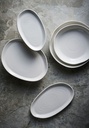 Bord plat coupe organic 21.0x17.6cm Opal White Churchill sfeer 2