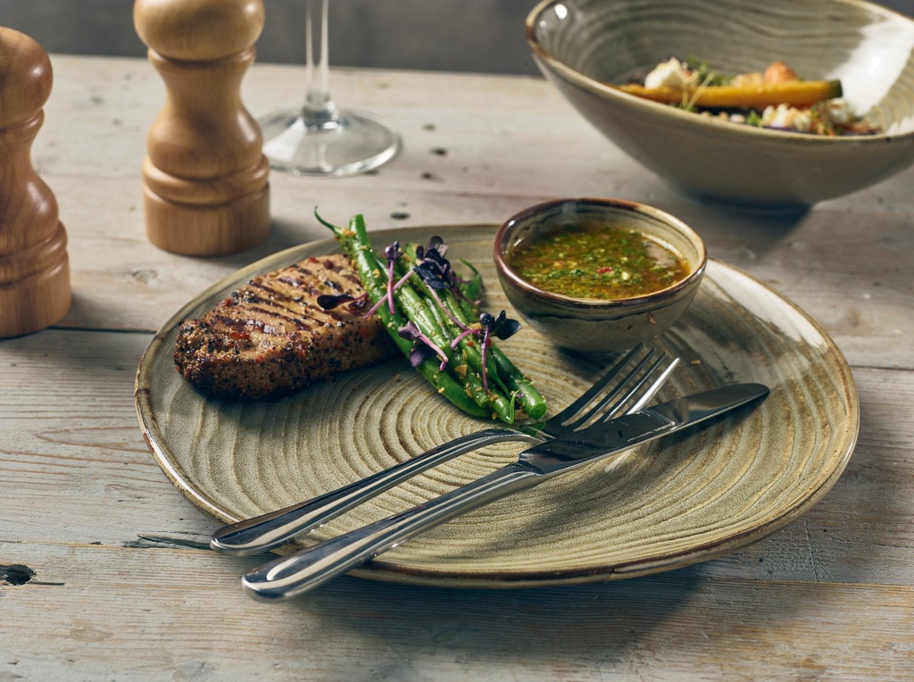 Bord plat coupe organic 25.0cm Terra Smoke Grey Genware sfeer 3