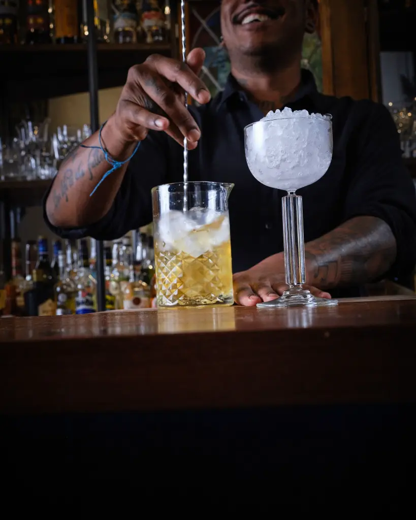 RS4476_05041_MODERN_AMERICA_Cocktail_&_2711VJR75_CARATS_Stirring_Glass (50)_lpr.webp