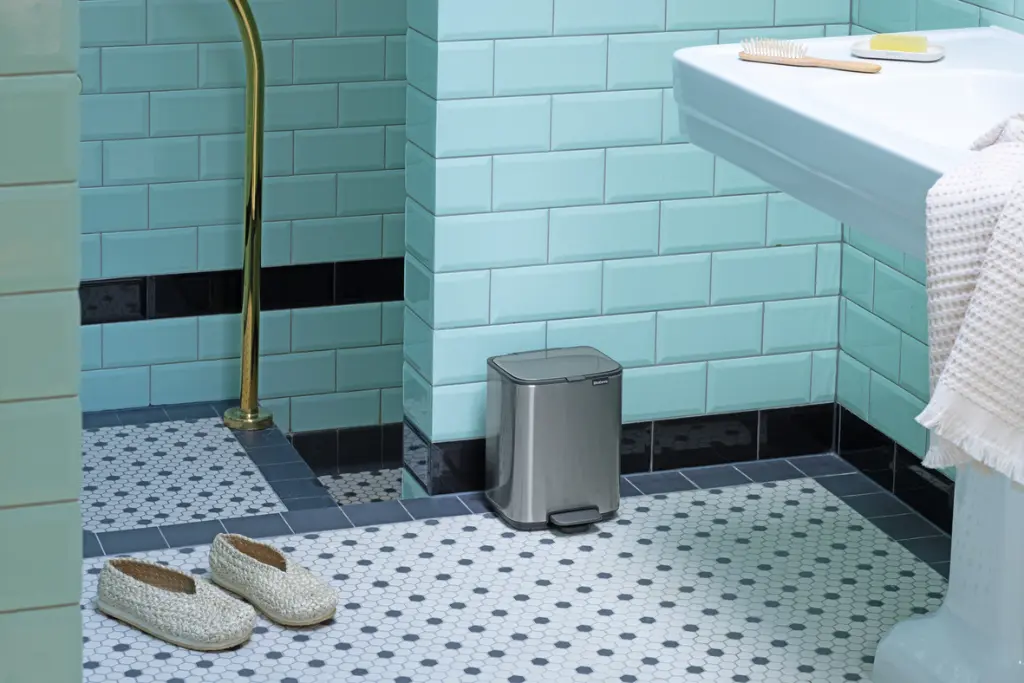 Bo Pedal Bin, 4L - Matt Steel Fingerprint Proof - 8710755237843 Brabantia_300dpi_1181x788px_E_NR-49181.webp