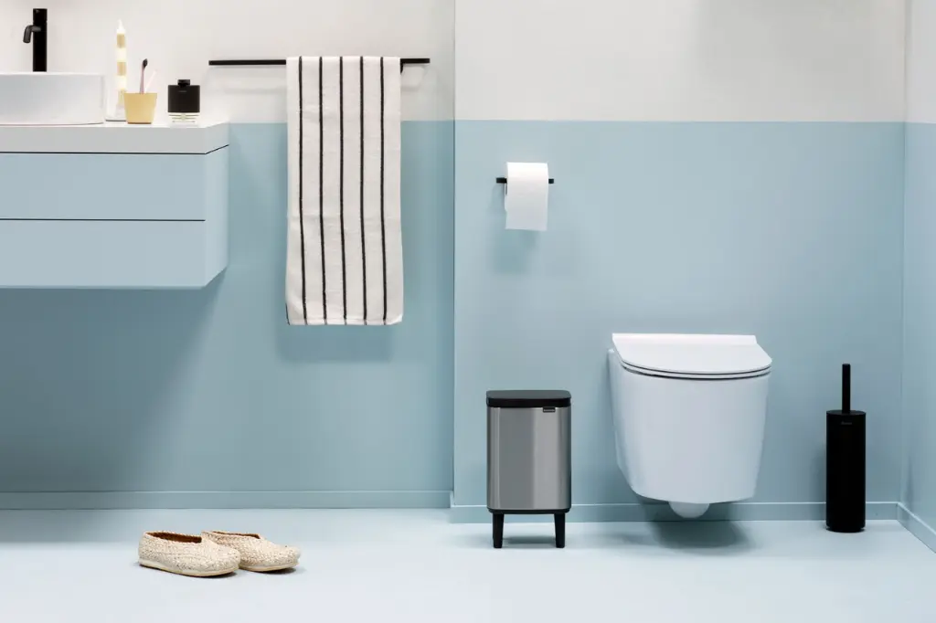 Bo Waste Bin Hi, 4L - Matt Steel Fingerprint Proof - 8710755227103 Brabantia_96dpi_1280x853px_E_NR-30556.webp