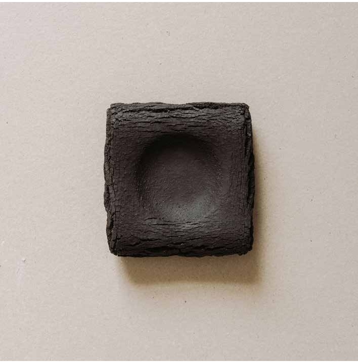 Bord vierkant 13.0x13.0x4.5cm  Aarde Poemi