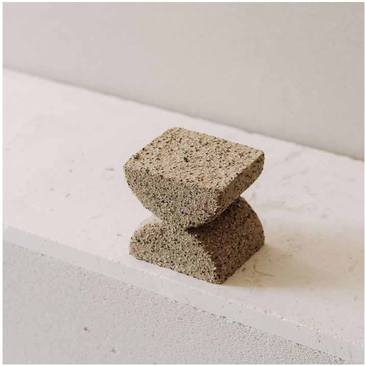 Presenteerbord 7.0x8.0x9.0cm The Stool Origen Poemi